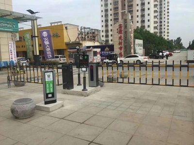 建材市场无人值守停车场设施.jpg