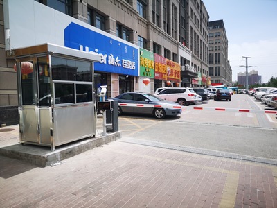 中海维也纳酒店无人值守停车场设施.jpg